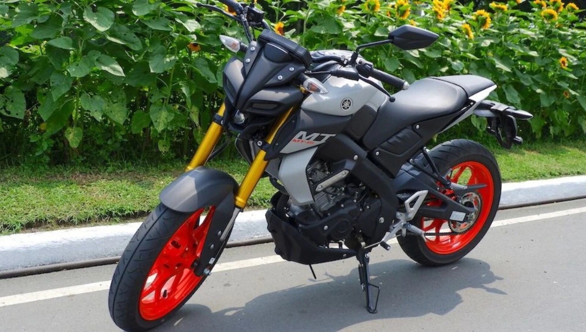 Yamaha MT 15 V2: 155cc की ताकत, 18.1bhp पावर और सिर्फ 1.68 लाख की कीमत में जबरदस्त परफॉर्मेंस