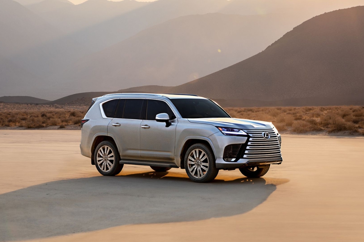 शानदार Lexus LX: 3346 cc दमदार इंजन, लक्ज़री फीचर्स और कीमत की पूरी जानकारी