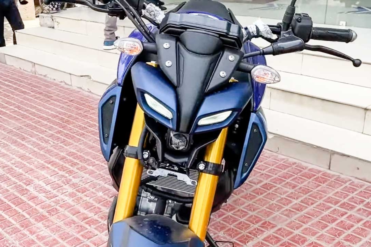 Yamaha MT 15 V2: सिर्फ ₹1.68 लाख में मिले दमदार 155cc इंजन और 45.5 kmpl का माइलेज