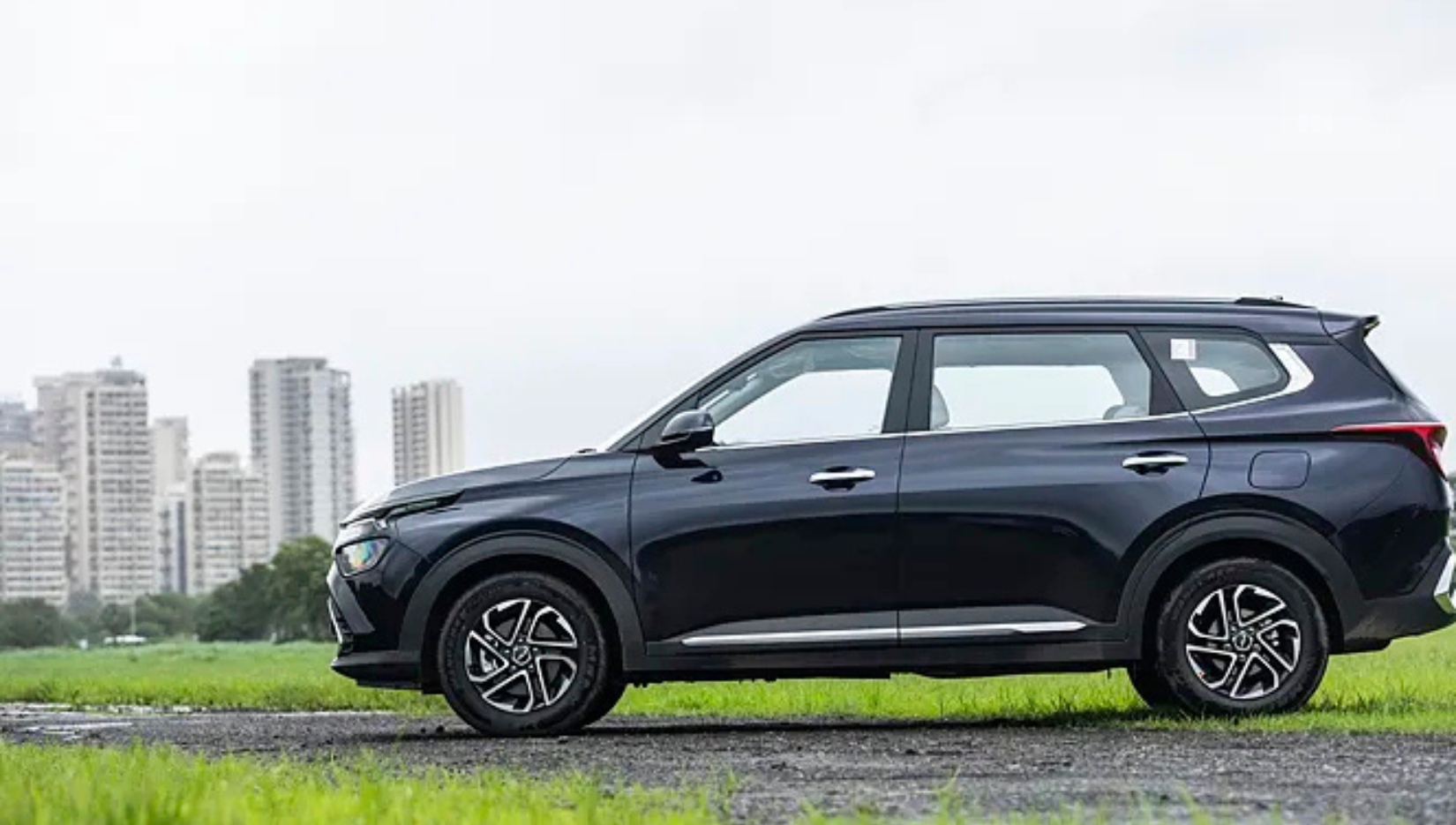 Kia Carens:10 लाख में मिलेगी लग्जरी 7 सीटर MUV दमदार फीचर्स के साथ