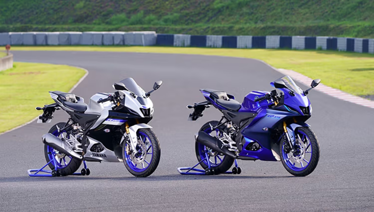 Yamaha R15 V4: 155cc का पावरफुल इंजन डुअल ABS और शानदार लुक जानें कीमत और फीचर्स