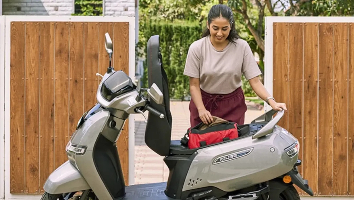 TVS iQube: 75 की टॉप स्पीड, 140Nm टॉर्क और शानदार फीचर्स के साथ सिर्फ 1.17 लाख में