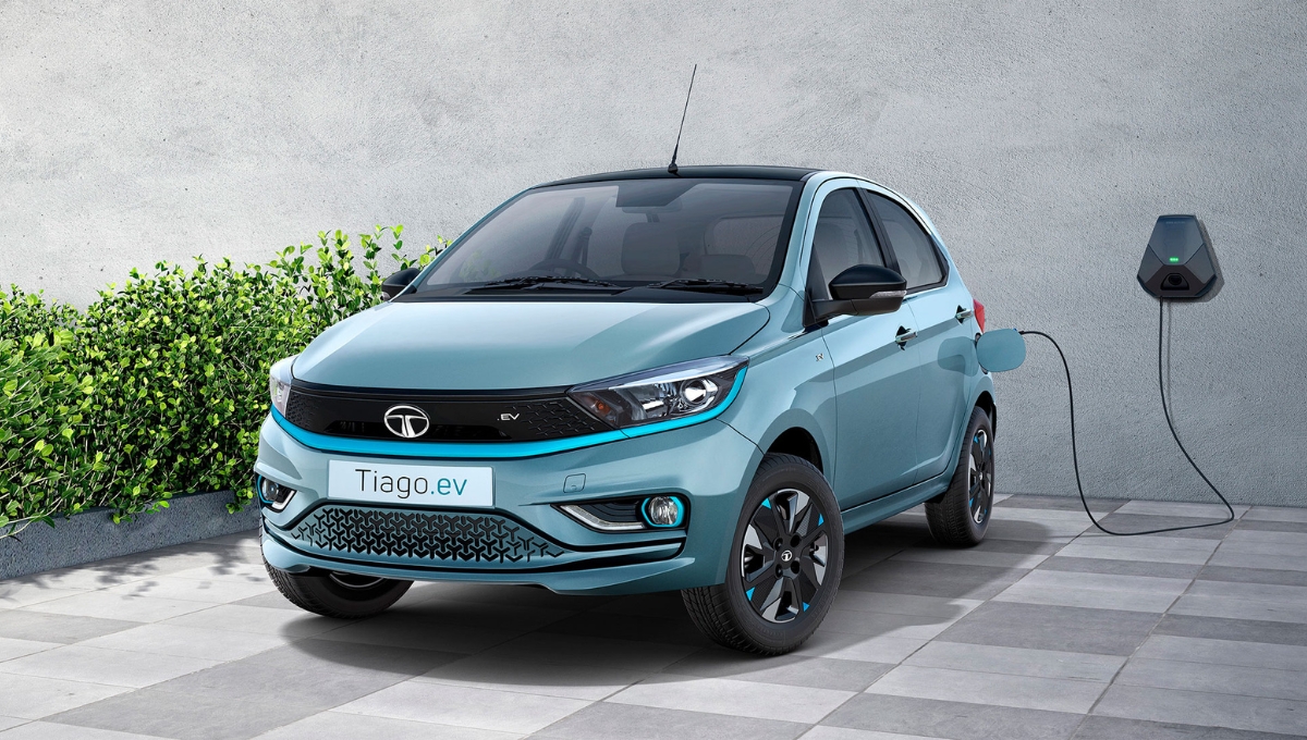 Tata Tiago EV: 8.69 लाख की कीमत में मिले 315 किमी की दमदार रेंज और स्मार्ट फीचर्स
