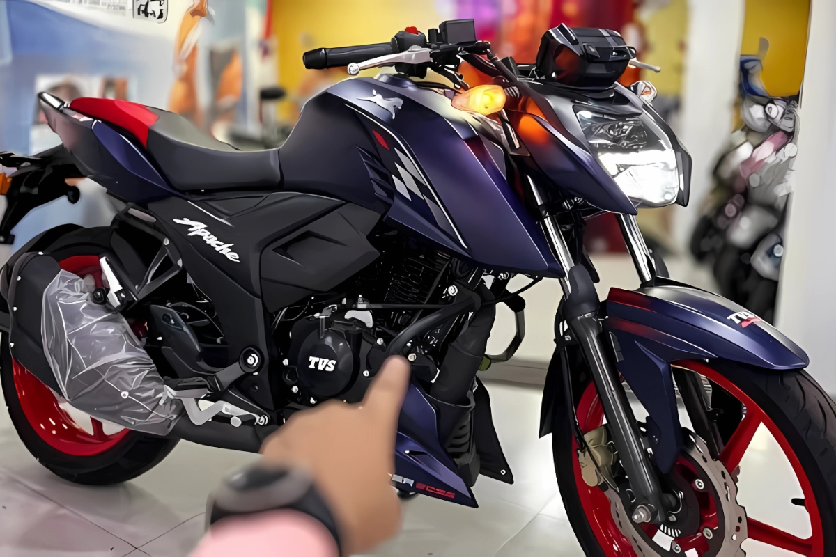TVS Apache RTR 160: 159.7 सीसी इंजन, 61 kmpl माइलेज और दमदार फीचर्स के साथ परफॉर्मेंस का बादशाह