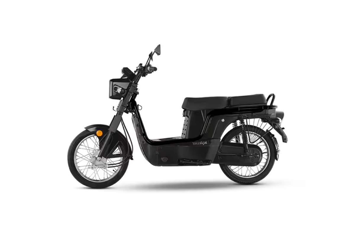 सस्ती, स्टाइलिश और स्मार्ट Kinetic Green E-Luna की कीमत ₹70,000, डिजिटल मीटर और 4 घंटे में फुल चार्ज