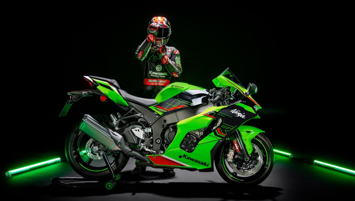 Kawasaki Ninja ZX-10R: 4.2 इंच TFT डिस्प्ले, ट्रैक्शन कंट्रोल और कीमत ₹16.47 लाख