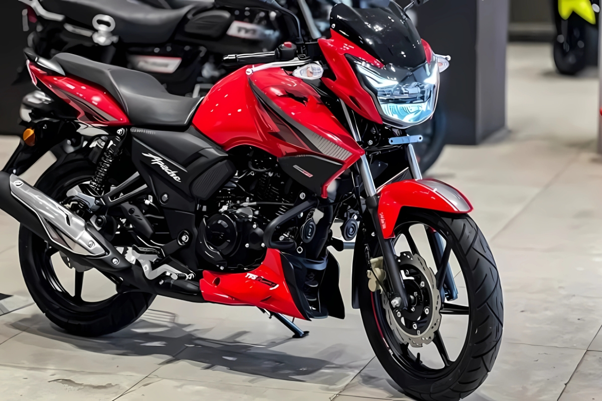 TVS Apache RTR 160: 159.7 सीसी इंजन, 61 kmpl माइलेज और दमदार फीचर्स के साथ परफॉर्मेंस का बादशाह