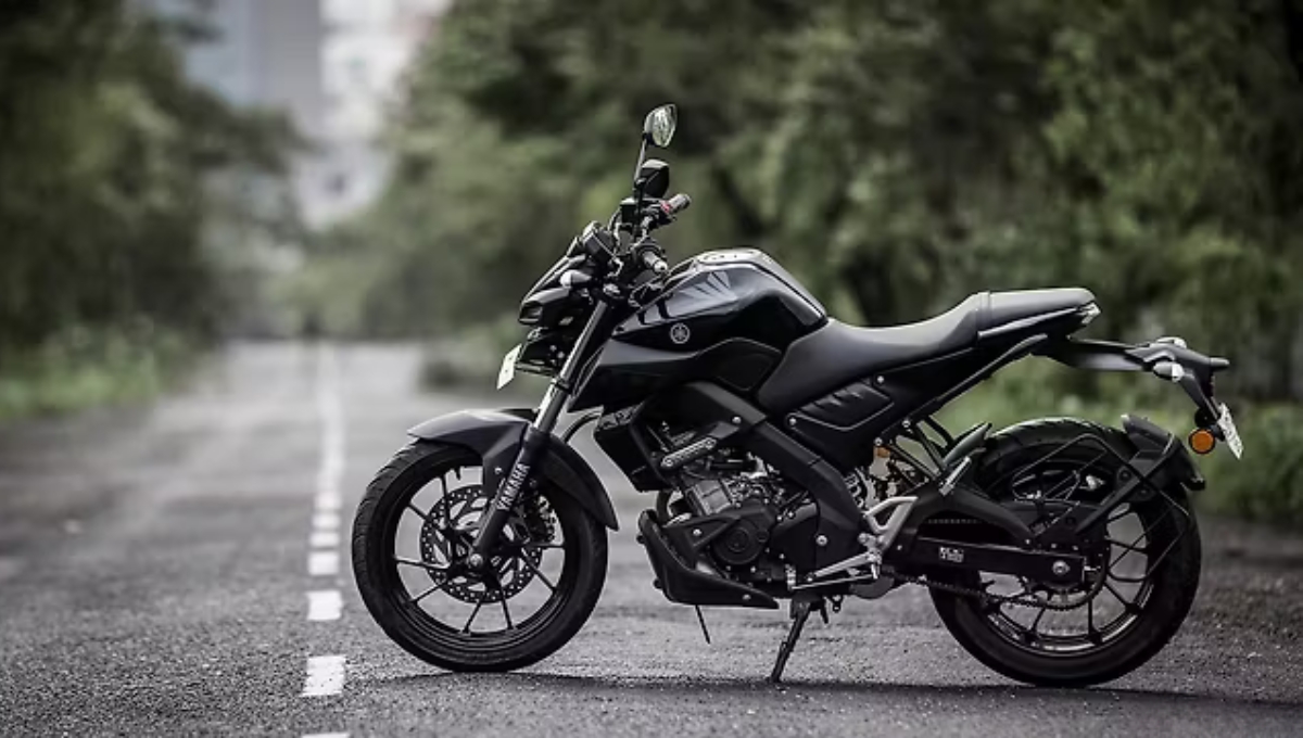 Yamaha MT 15 V2: सिर्फ 1.68 लाख में मिले जबरदस्त स्टाइल, 130kmph की स्पीड और ट्रैक्शन कंट्रोल