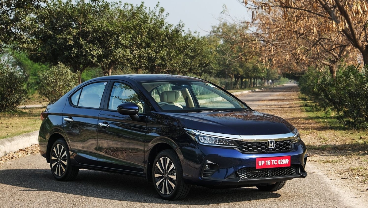 Honda City: 18.4 kmpl माइलेज और 119.35bhp पावर वाली सेडान, जानिए कीमत और शानदार फीचर्स