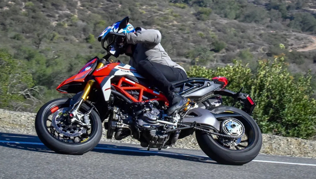 Ducati Hypermotard 950: 316 kmph की रफ्तार और 112.6 bhp की ताक़त, जानें कीमत