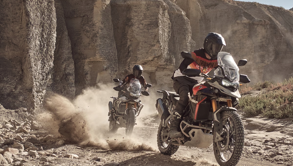 Triumph Tiger 900: 13 लाख की रेंज में दमदार एडवेंचर बाइक, फीचर्स देख उड़ जाएंगे होश
